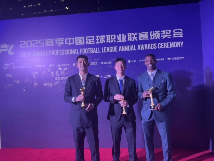 【精选必读】刘✨殿座社媒：2⭐025感谢每一位身边的人，愿中