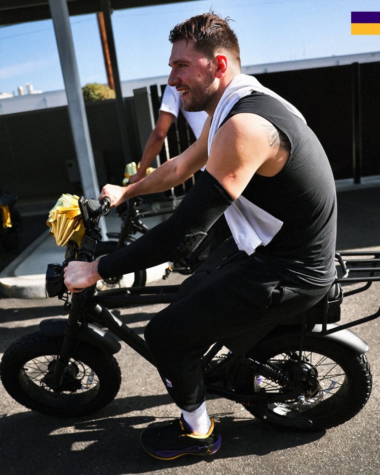 [球场快报]有➡️行家吗?卢卡送队友Pe✨d⭐al全轮驱动S