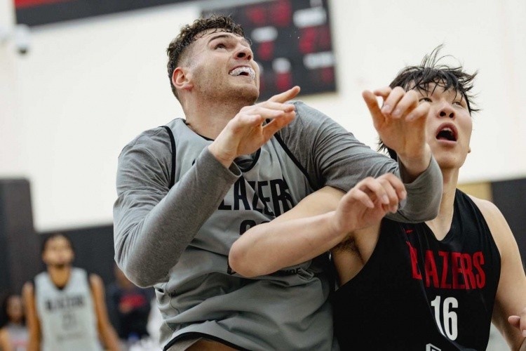 【体育资讯】开拓者媒体人：球队选杨瀚森就是为了当第3中锋？这安排没道理(图1)