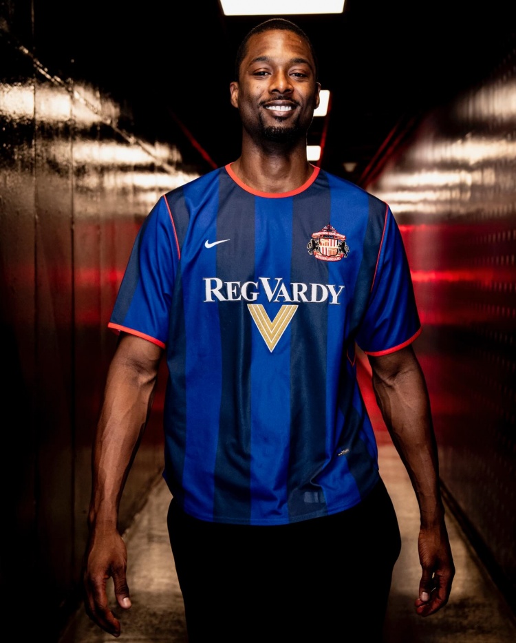 [球迷报道]哈里森·巴恩斯本赛季足球服入场穿搭！这些复古球衣