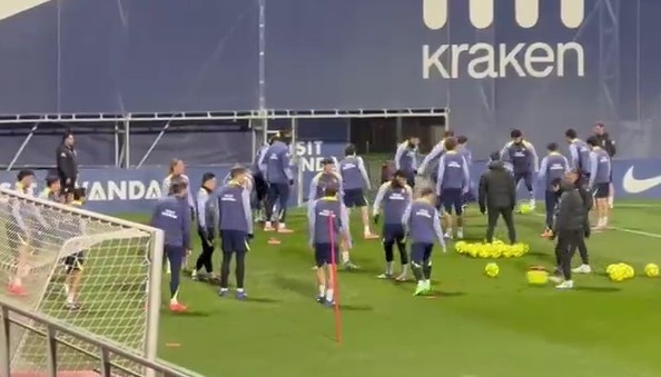 记者：吉梅内斯回归马竞训练，巴埃纳因身体不适缺席