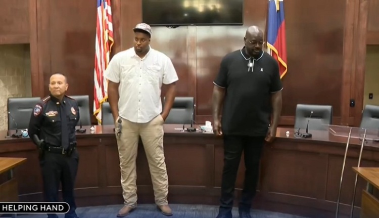 [篮球]奥尼尔资助有警察梦的2.21米大个：承担生活费+考上