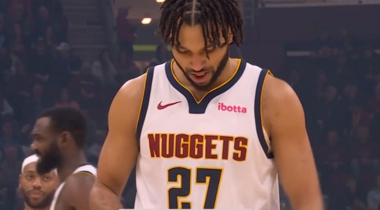 只能靠你了！穆雷單核帶隊(duì) 半節(jié)多已經(jīng)砍下12分了