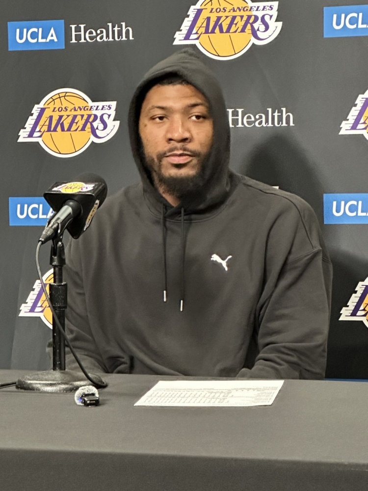 [精彩资讯]关键时刻的比赛没输过？斯玛特：球队有詹姆斯、东契