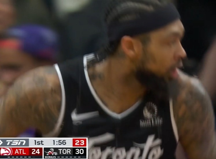 狀態(tài)爆表！英格拉姆假動作點(diǎn)飛防守飛扣 首節(jié)6中5砍下12分