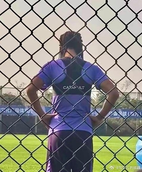 [有道理嘛?]记者：在津门虎队试训有两个彝族小伙，分别是日火