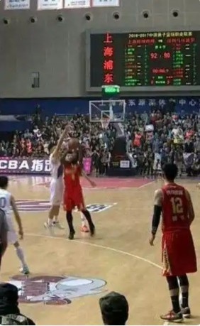 圖片均來自@別跑剛背豬