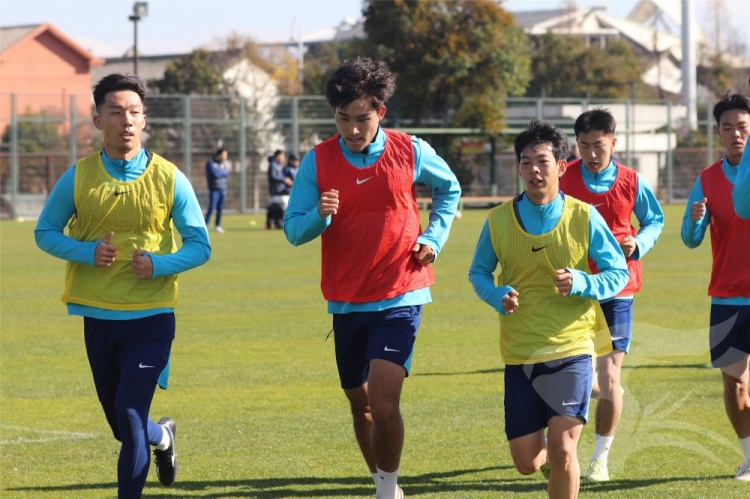 [有趣体育]滇池湖畔，武汉三镇一线队与B队的2026赛季昆明