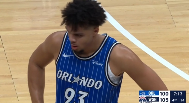 何方神圣？龐達高難度三分壓哨命中 魔術(shù)替補從落后26分追到5分！