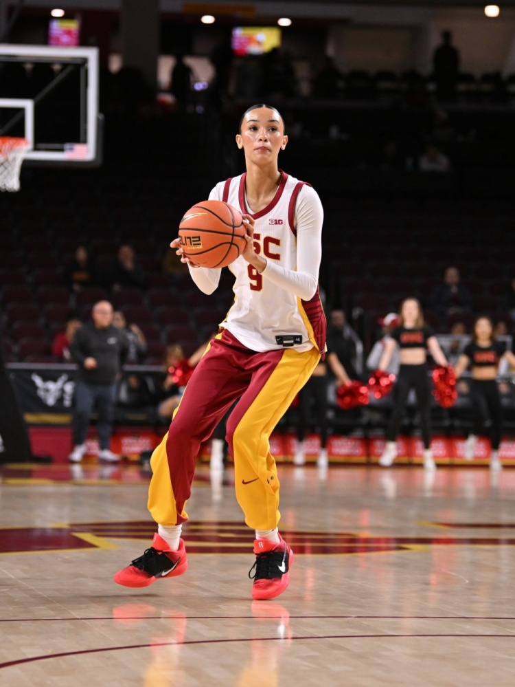 【篮球】未来WNBA球星？耐克为南加大大一女球员推出PE鞋款