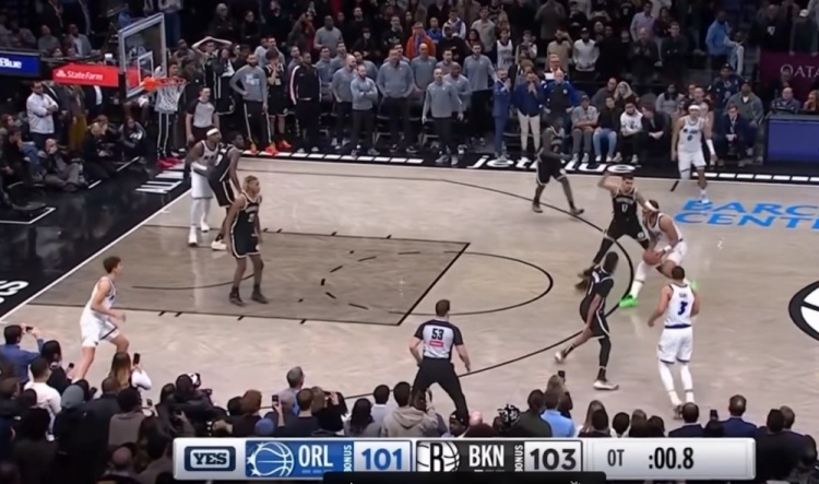 模棱兩可？班凱羅絕殺or絕平一線之間 裁判回看很久給了三分球