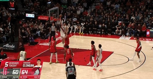 駕輕就熟！克林根掩護后下順 接阿夫迪亞拋傳單臂空接暴扣！