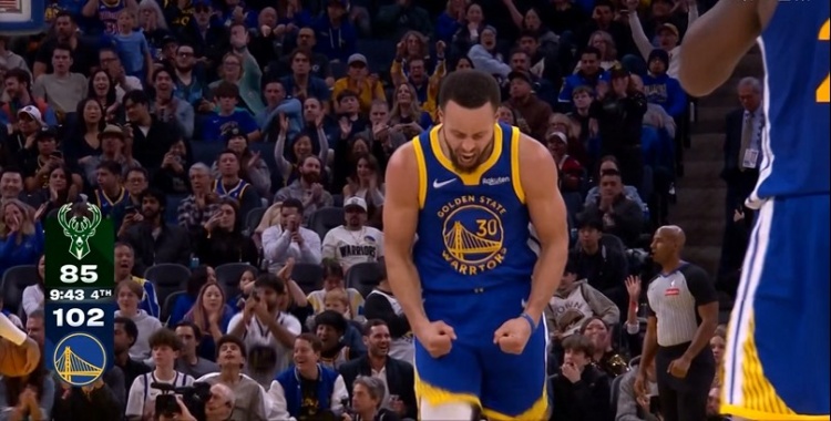 乘勝追擊！庫里強攻得手 隨后拼下后場籃板長傳助桑托斯反擊打中