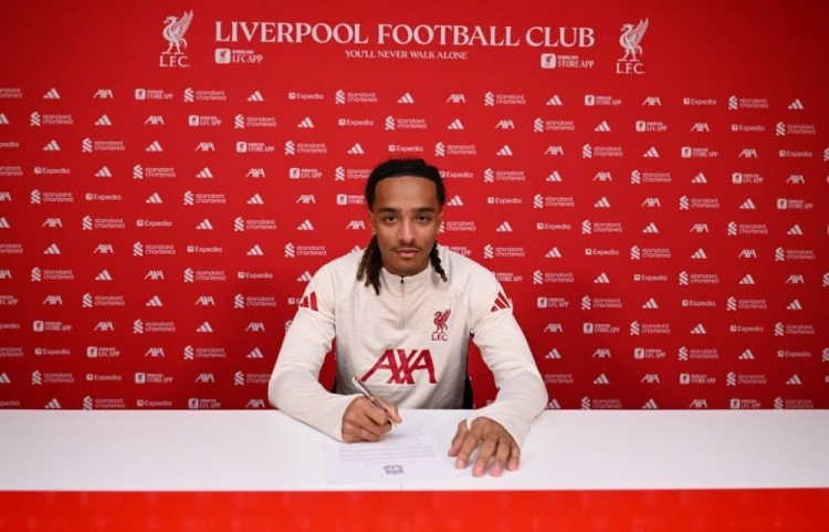 再簽?zāi)贻p中衛(wèi)，郵報(bào)：利物浦從伯恩利引進(jìn)19歲小將阿德科亞