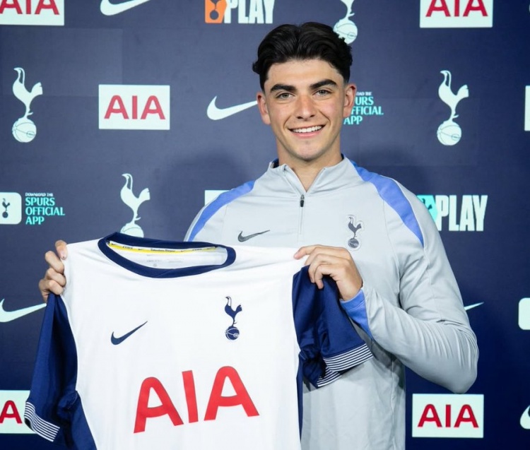 羅馬諾：熱刺外租19歲邊鋒奧利弗·艾羅，加盟英甲球隊(duì)曼斯菲爾德