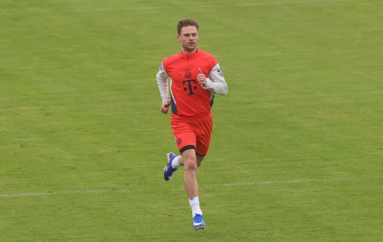 圖片報：基米希今日恢復(fù)跑步訓(xùn)練，但仍將缺席對陣?yán)潜さ谋荣? /></a></li>
           		               	<li ><a href=