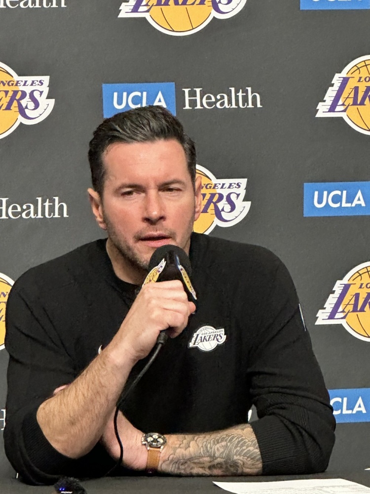 [体育消息]雷迪⭐克：最后时刻裁判有三次没有听到我喊暂停 末