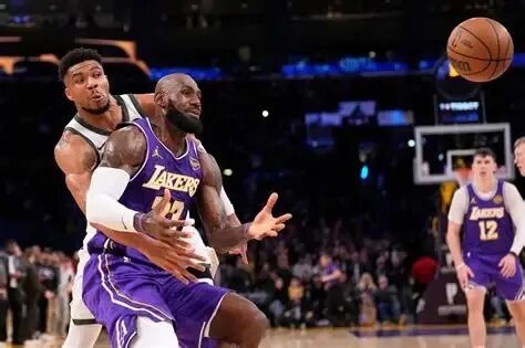 【东契奇】湖人输雄鹿：第一次输掉了“关键之战”？