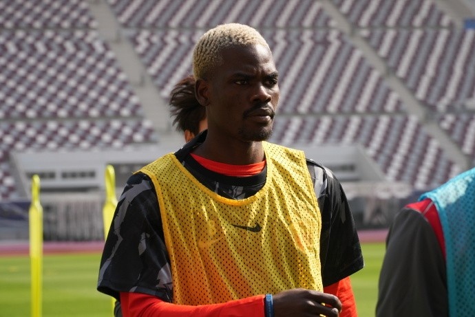 海港今天上午在多哈進(jìn)行冬訓(xùn)首堂訓(xùn)練課，新援讓·克勞德參與合練