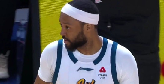 就靠你了！四川外援龐茲半場9中5轟下17分1板2助1斷