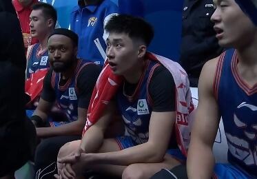 毫無狀態(tài)！段睿騏半場7中0未得分 僅送出1助攻