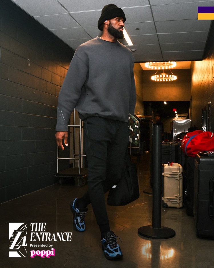 湖人官推曬賽前入場照：舒適&休閑