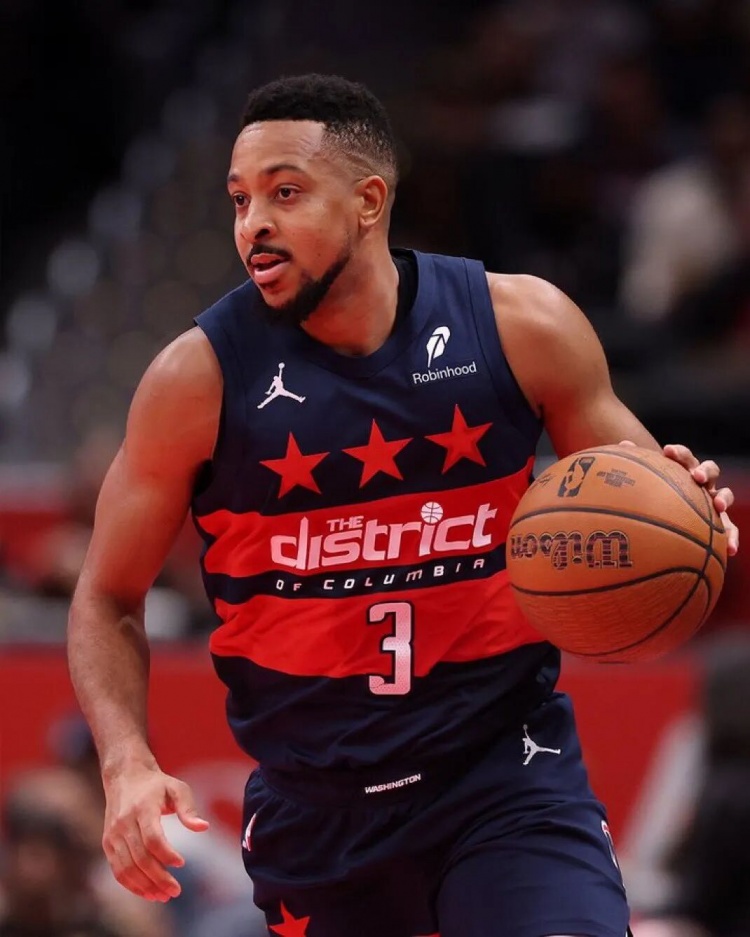 【好看推荐】你是个好球员，我们就拿你交易吧(图2)