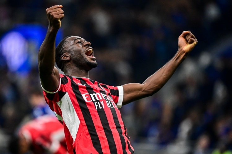 隆戈：加拉塔萨雷想福法纳经纪人提交报价，球员想留在米兰