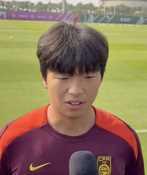 李镇全谈战乌兹：全队亢奋且期待明天比赛 要屏蔽外界声音和舆论