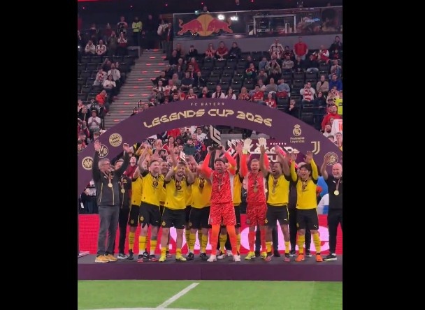 拜仁传奇杯决赛：多特让二追三逆转皇马，胡梅尔斯打进制胜球