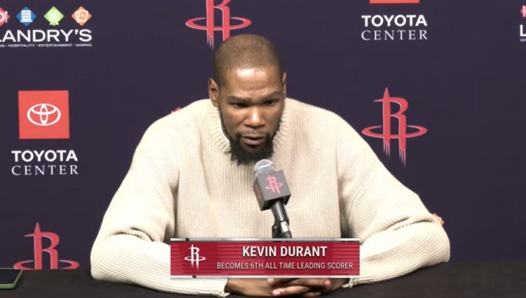 [体育资讯]杜兰特：我会告诉年轻的KD 你没自己想的那么伟大