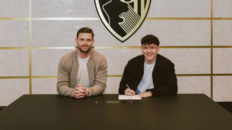 【球迷看点】官方：伯恩茅斯签下匈牙利中场托特 签约5年半 据悉总价1300万镑