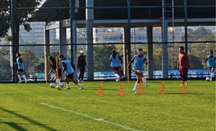[第一观察]中国U17➡️女足新帅马晓⚽旭：我是一个喜欢挑战的人⬅️(图2)