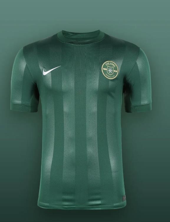 浙江主场球衣，以更精致的方式延续俱乐部的经典轮廓与传承气质