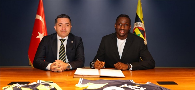 官方：费内巴切先租后买签下昂热前锋谢里夫 据悉总价2500万欧