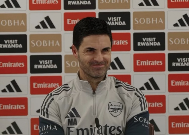 塔帅：会考虑是否有合适球员可引进 要再赢13或14场才能实现目标