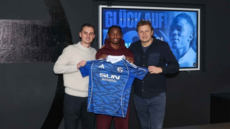 官方：沙尔克从安德莱赫特租借左后卫恩迪亚耶，曾在巴萨青训效力