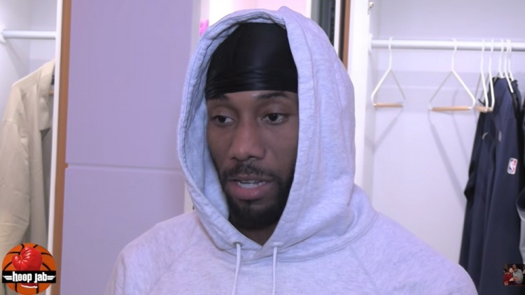 [伦纳德]淡定发飙！小卡怼记者：没有关于比赛的问题吗？我不会