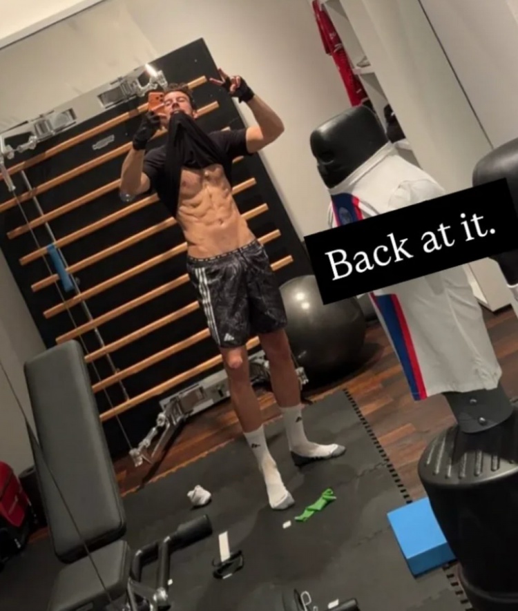 拒绝冬窗转会！格雷茨卡：我对拜仁负有责任，五月与球迷共庆胜利