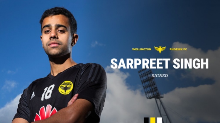 【体育世界】曾为拜仁出战2次！官方：新西兰中场辛格从塞超租借