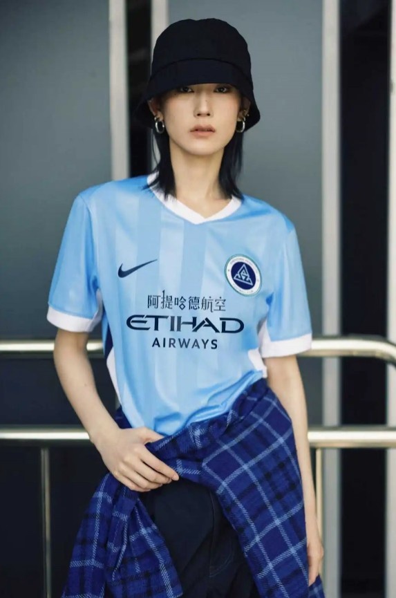 样式如何？阿提哈德航空登上新鹏城球衣胸前广告位