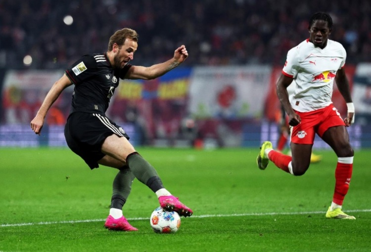 【体育报道】往绩非均势！传足特色奖期第26035期聚焦周中赛事(图3)