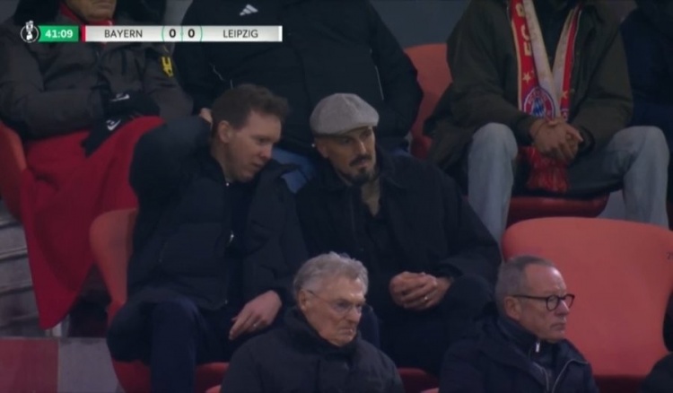 两队有多位德国国脚！纳帅和德国U21主帅现场观战拜仁vs莱比锡