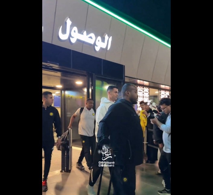 [推荐]确定复出，罗马诺：C罗随利雅得胜利全队出征客场