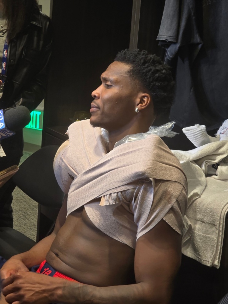 【体育直击】马瑟林：比赛似乎总被吹停在球场的某一边 一边比另