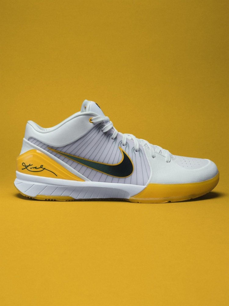 [NBA]布伦森社媒晒专属Kobe 4 PE球鞋 以他带领高中校队夺冠为灵感(图3)