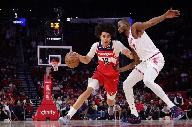 [体育世界]周一竞彩篮球强档：火箭起伏不定 奇才小将当家