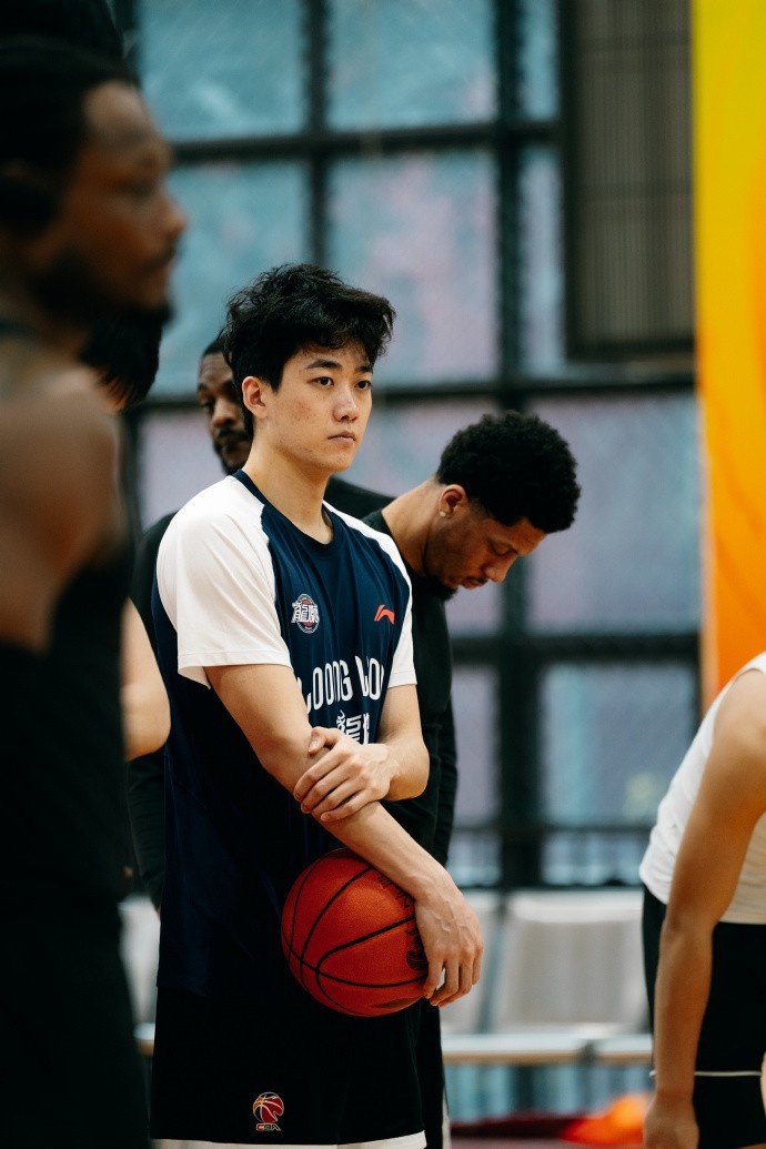 [赛事前线]汗水落地的声音是第二阶段最响亮的序曲！广州男篮主