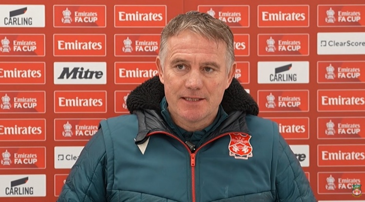 【英超】雷克瑟姆主帅：切尔西是世俱杯冠军，我们要在主场拿出最