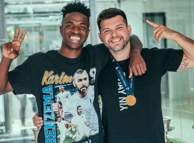 【皇家马德里】马卡：维尼修斯和帕奎塔的形象顾问在巴西被枪击，